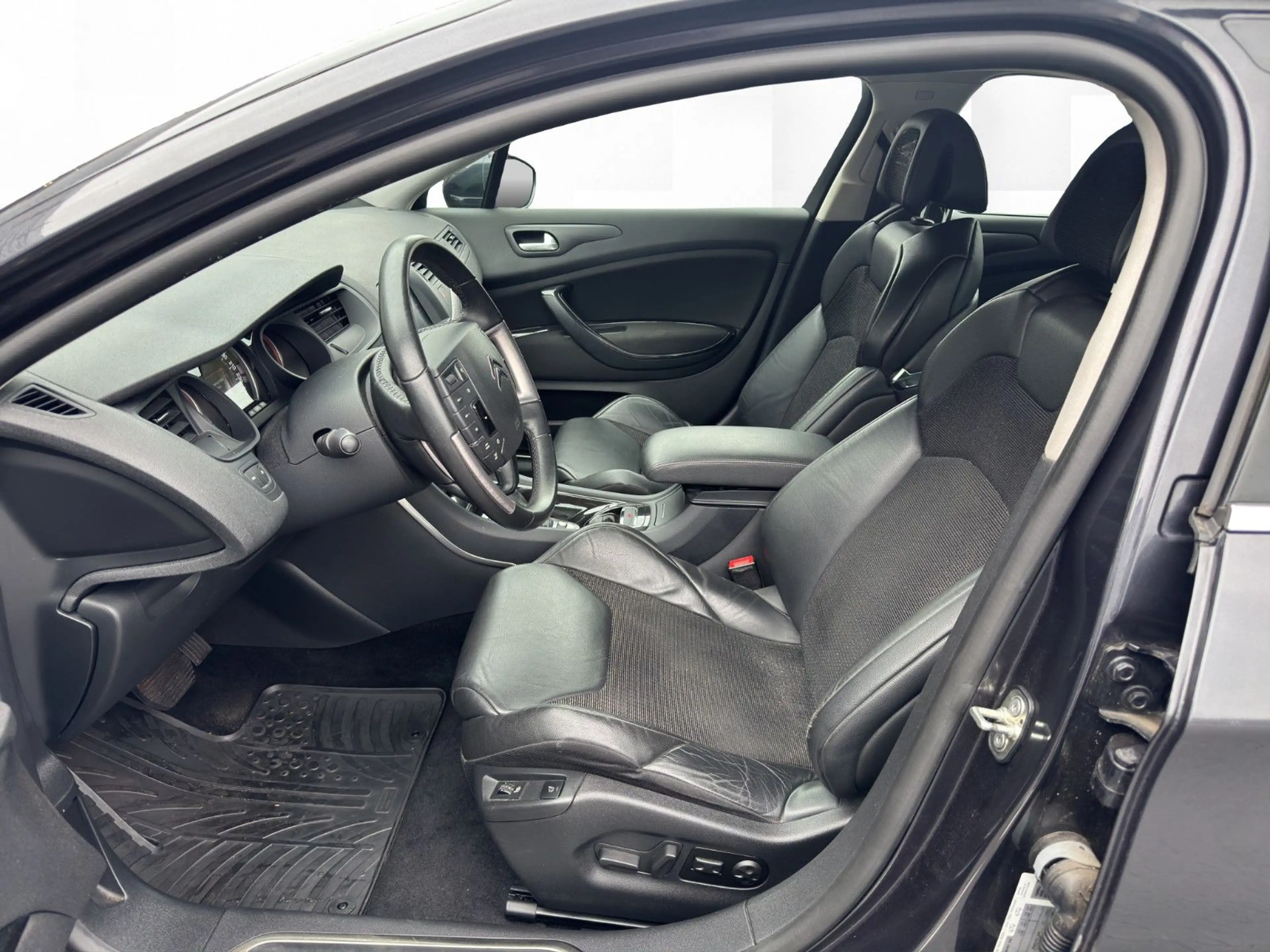 Citroen C5 Lim. Exclusive Autom. *NAV*SHZ*LED* — photo 9