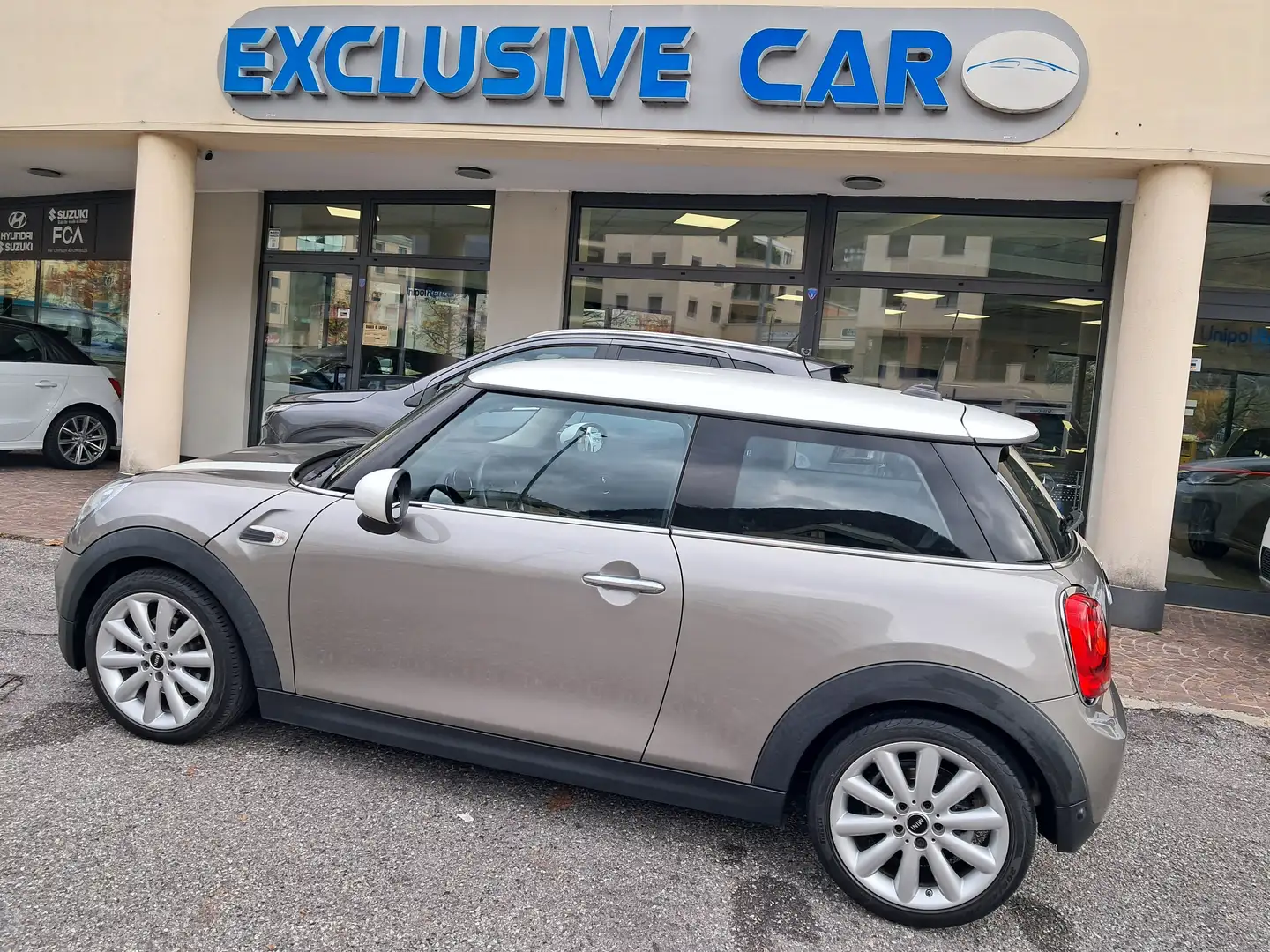 MINI Cooper D Mini IV F55-F56 2014 1.5 Hype 3p auto Grigio - 1