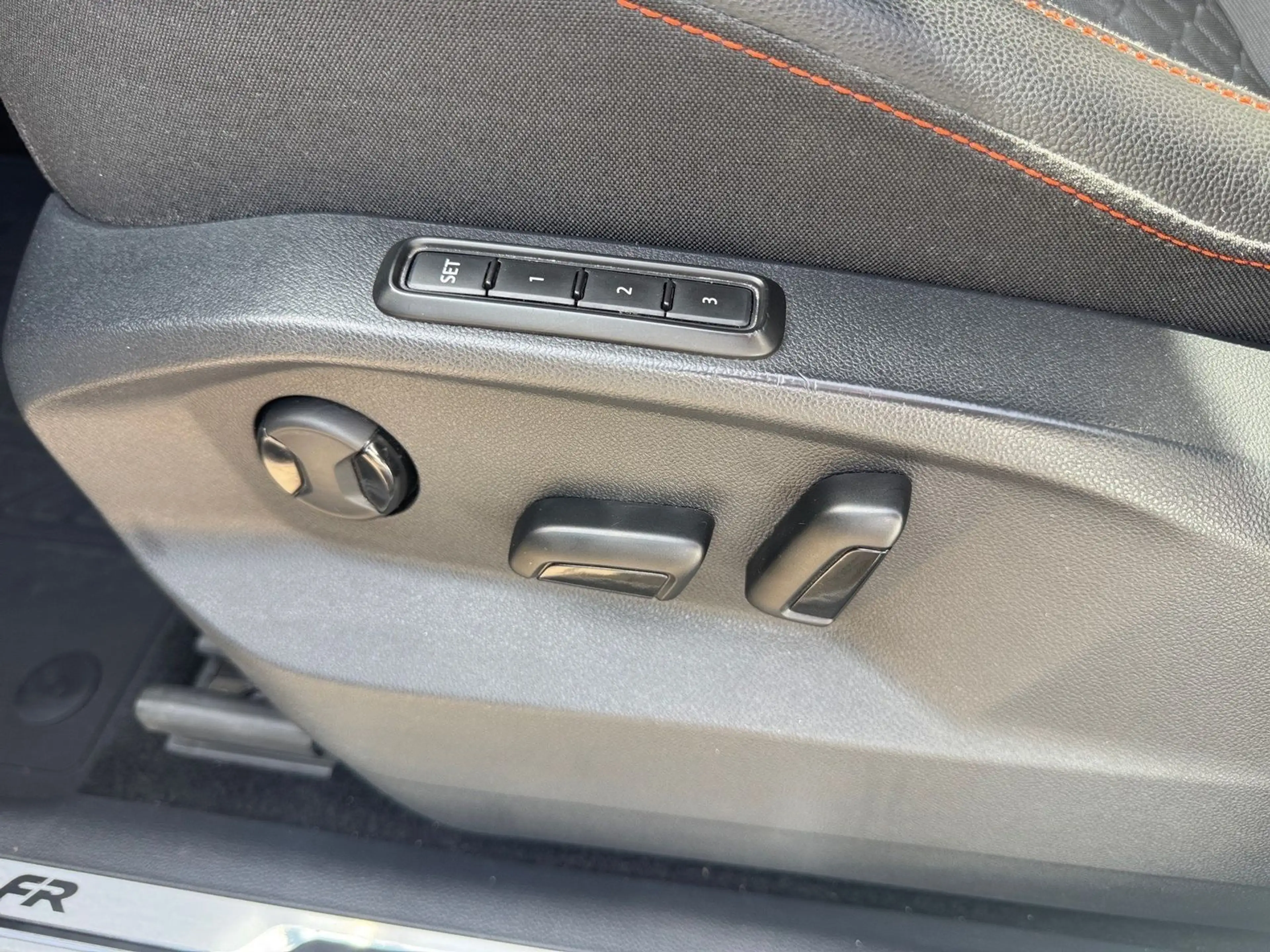 SEAT Tarraco FR*e-Hybrid*AHK*ACC*20Zoll*360Kamera*4xS — photo 14