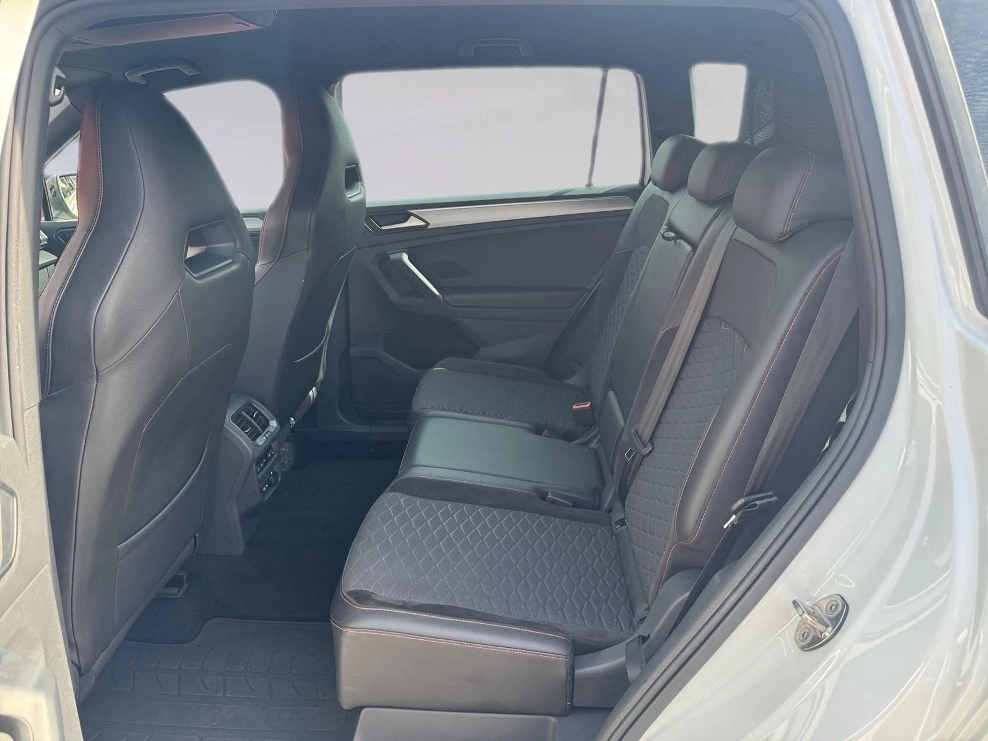 SEAT Tarraco FR*e-Hybrid*AHK*ACC*20Zoll*360Kamera*4xS — photo 11