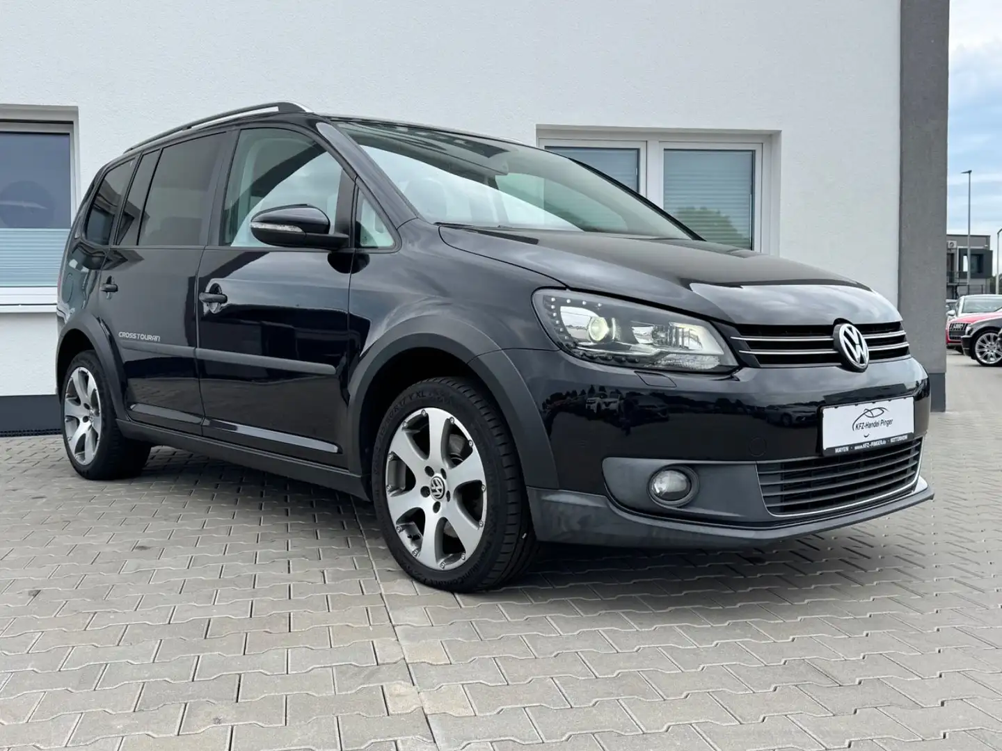 Volkswagen Touran CrossTouran Czarny - 2