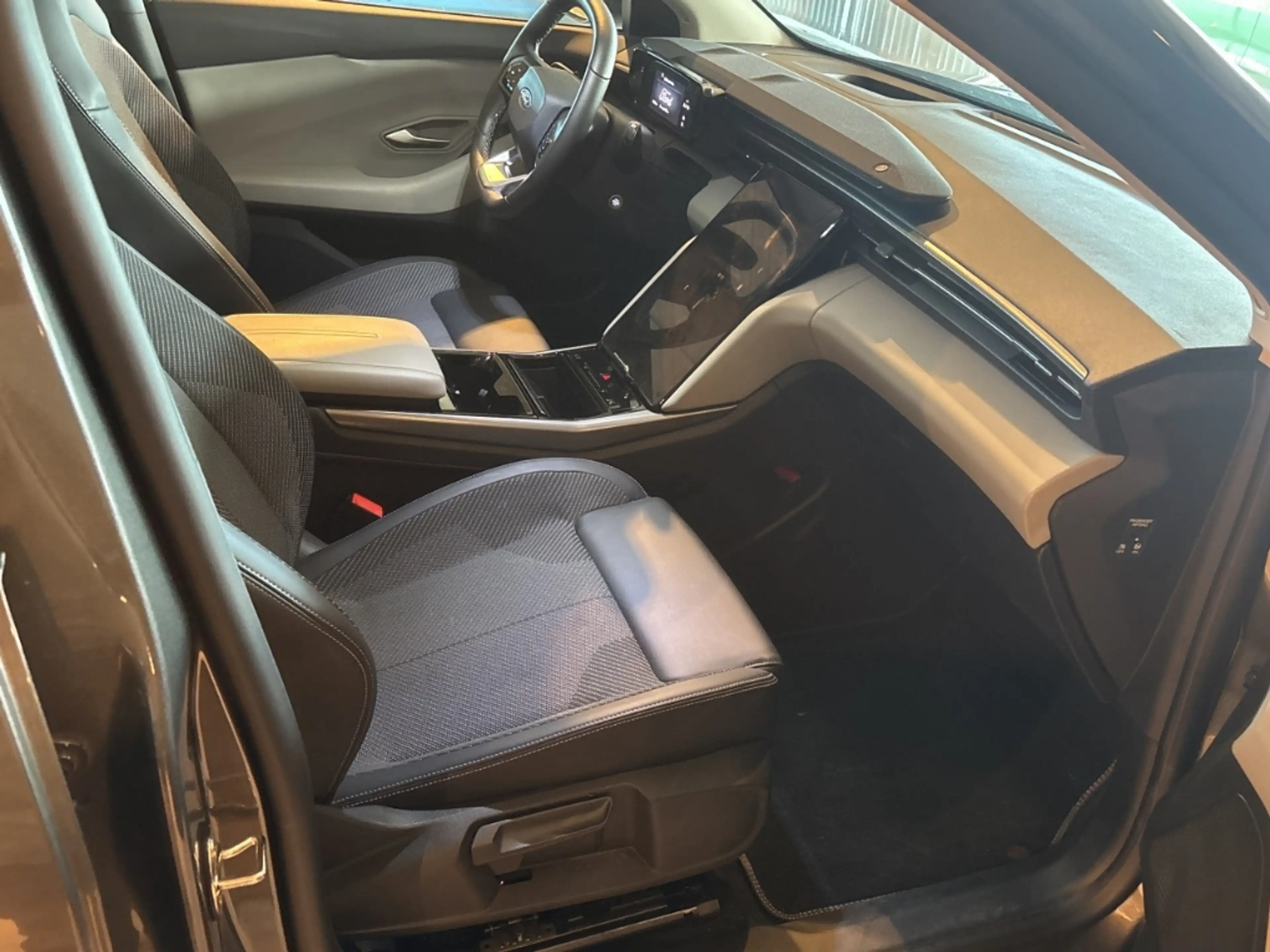 Ford Explorer SELECT 77 KW/H NAVI / LED / ACC / GJR — photo 12