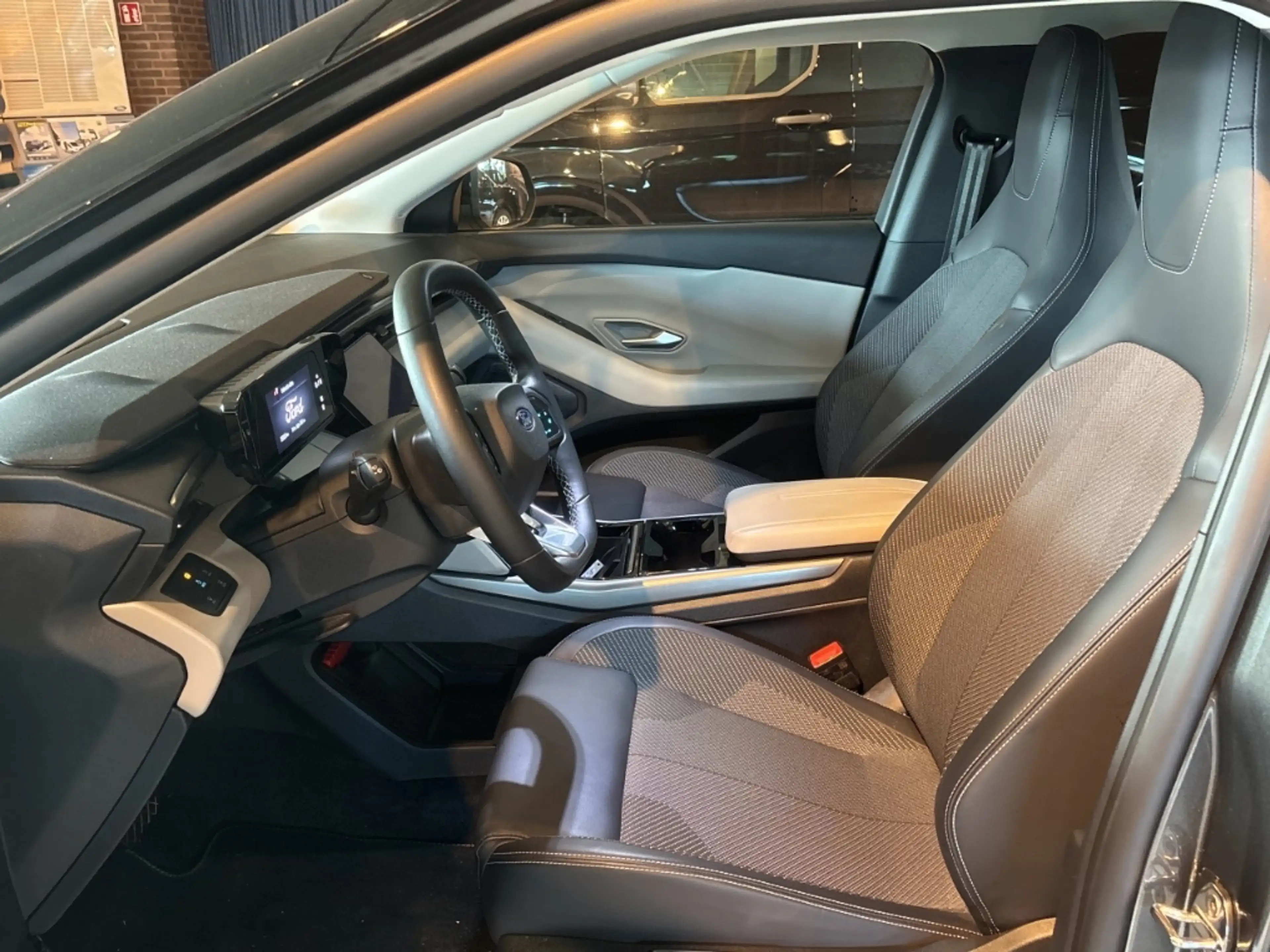 Ford Explorer SELECT 77 KW/H NAVI / LED / ACC / GJR — photo 13