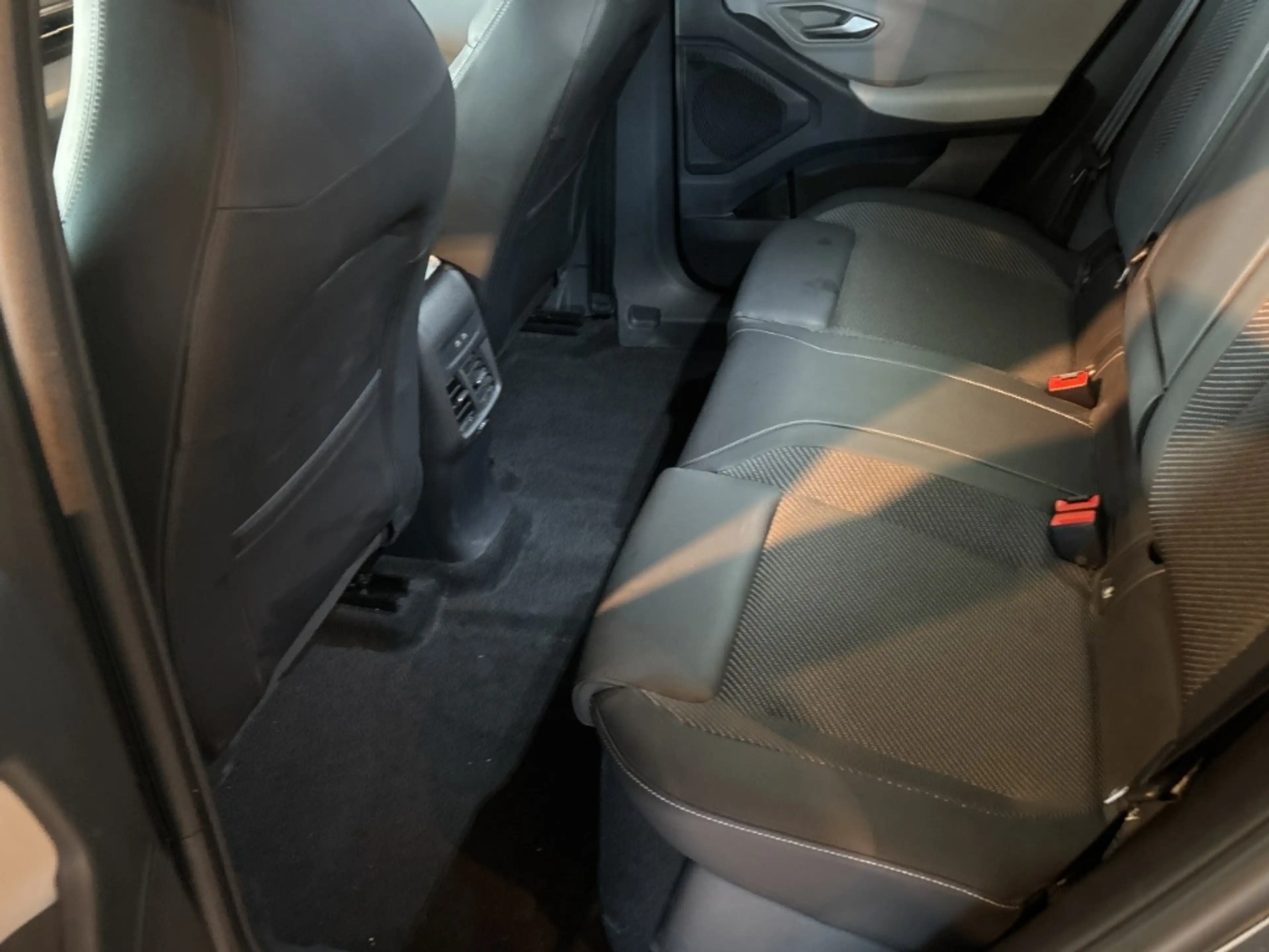 Ford Explorer SELECT 77 KW/H NAVI / LED / ACC / GJR — photo 14