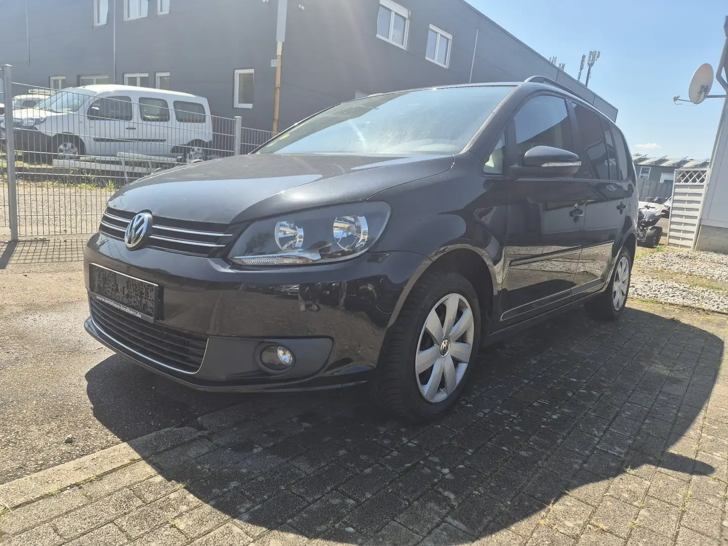 Volkswagen Touran Comfortline Negro - 1