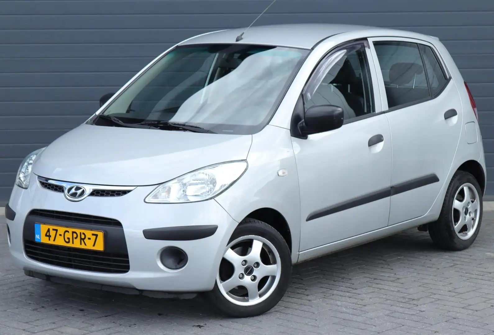 Hyundai i10 1.1 Active Cool AUTOMAAT / Airco. Grijs - 2