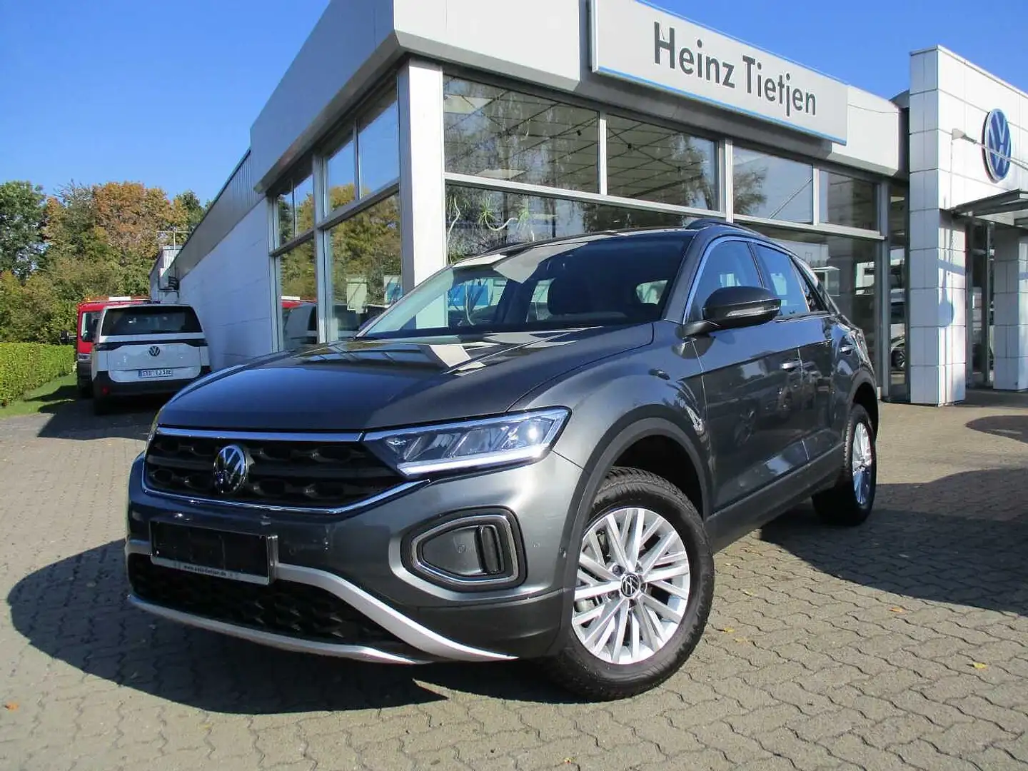 Volkswagen T-Roc 1.5 TSI OPF DSG Life Grau - 1