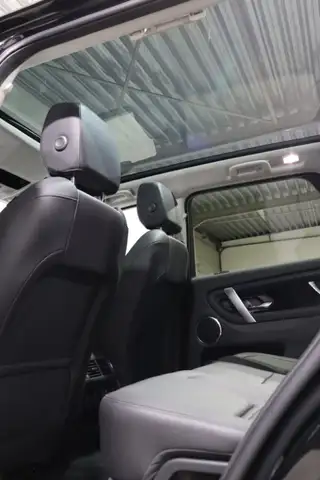 Land Rover Discovery Sport view 9