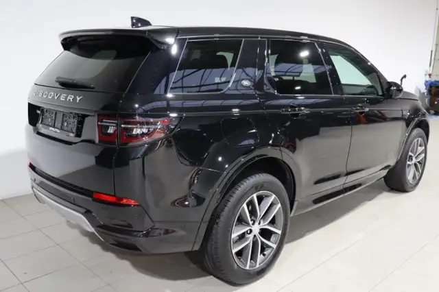 Land Rover Discovery Sport view 7
