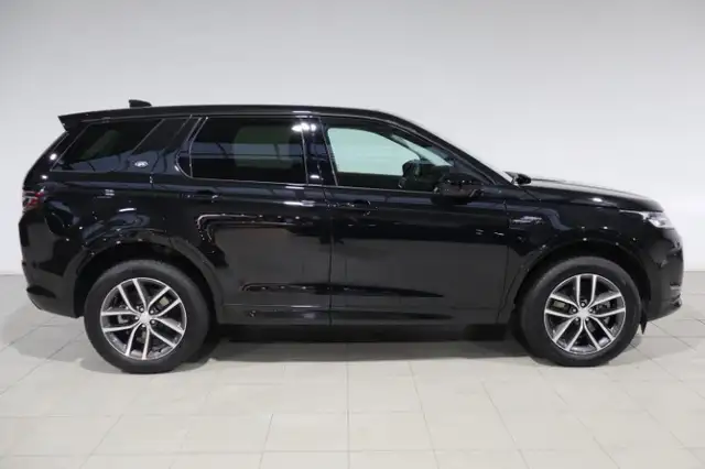 Land Rover Discovery Sport view 4