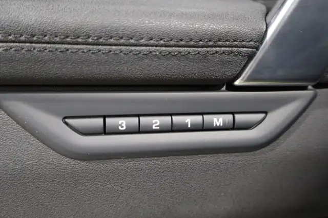 Land Rover Discovery Sport view 15