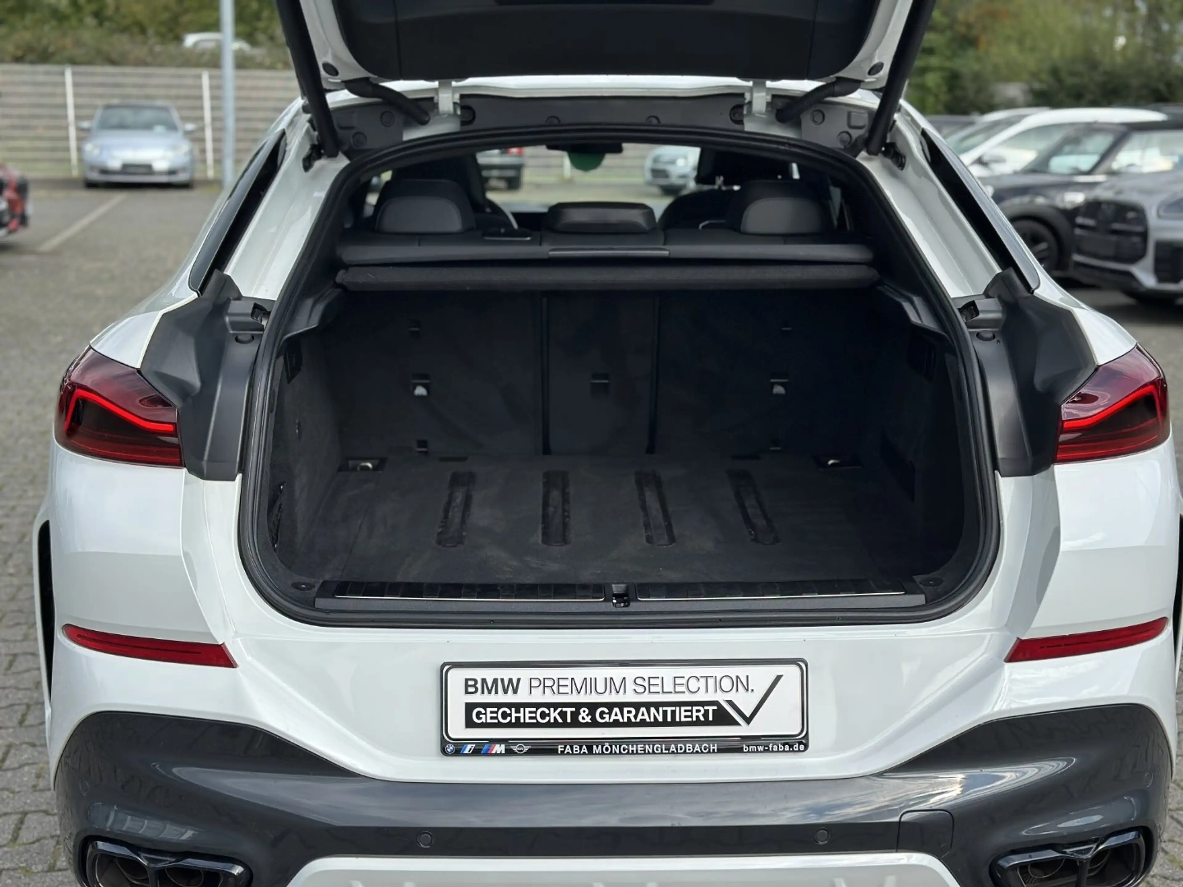 BMW X6 M60i xDrive Gestiksteuerung HK HiFi DAB LED — photo 7
