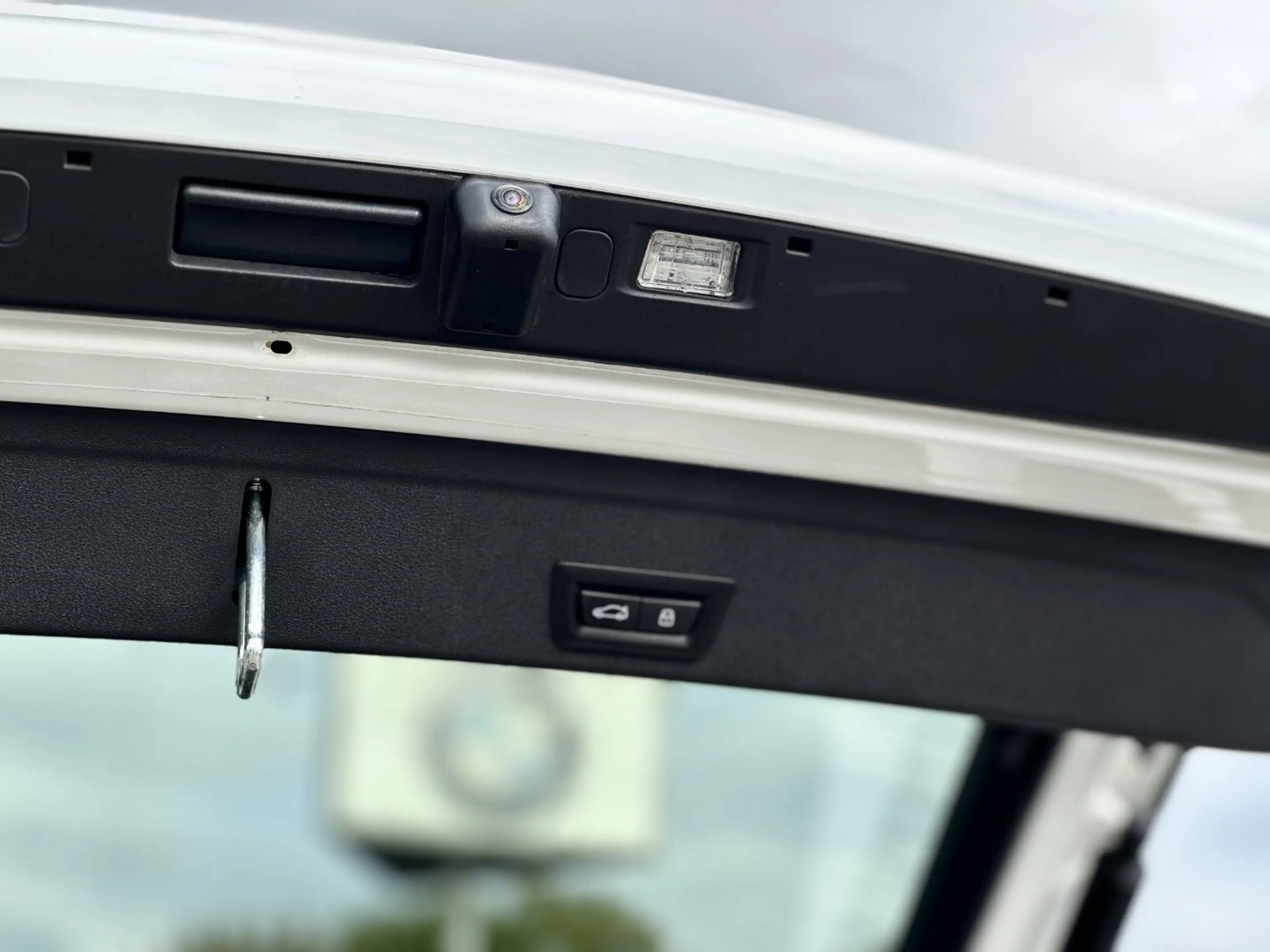 BMW X6 M60i xDrive Gestiksteuerung HK HiFi DAB LED — photo 8