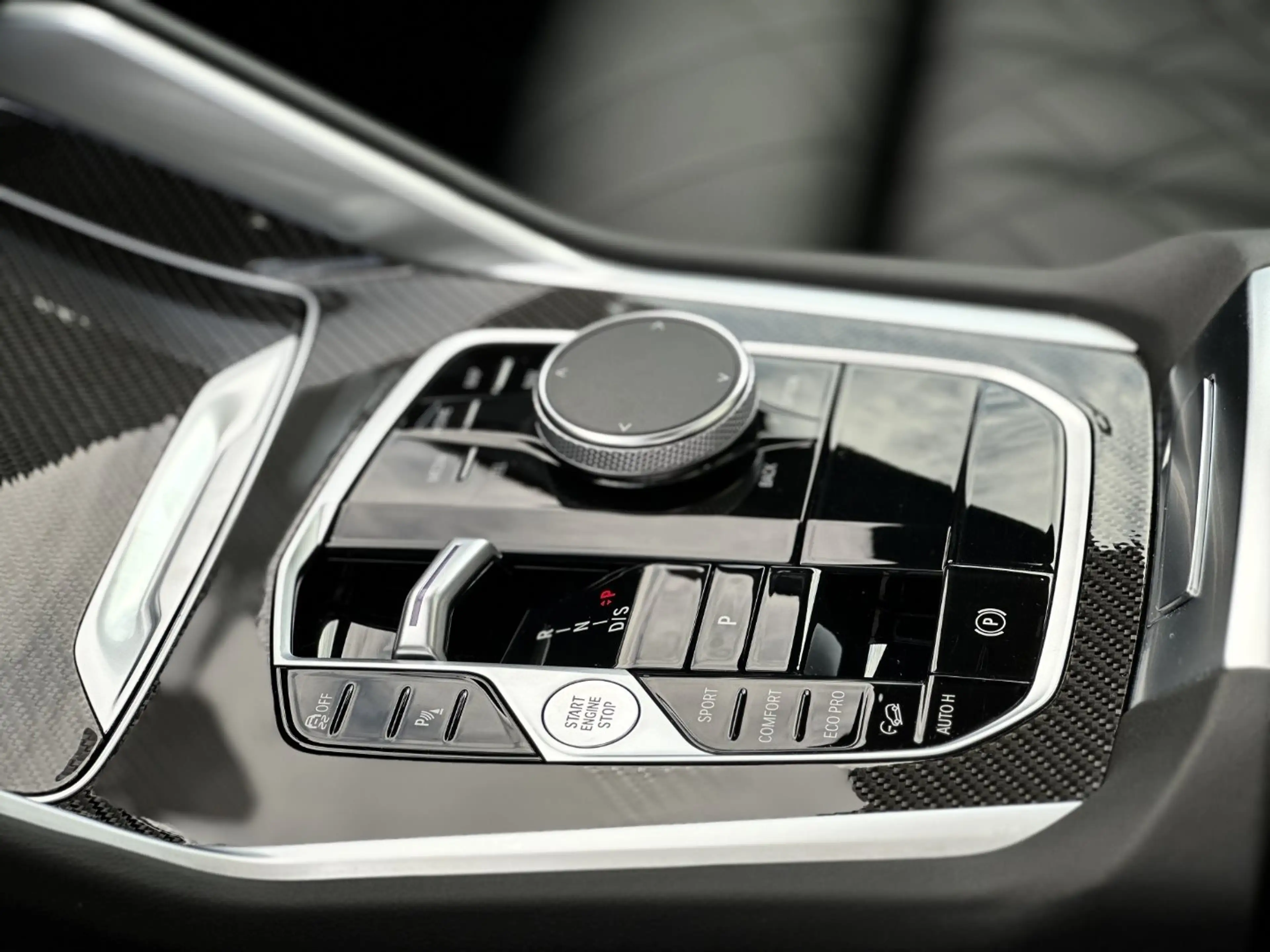 BMW X6 M60i xDrive Gestiksteuerung HK HiFi DAB LED — photo 11