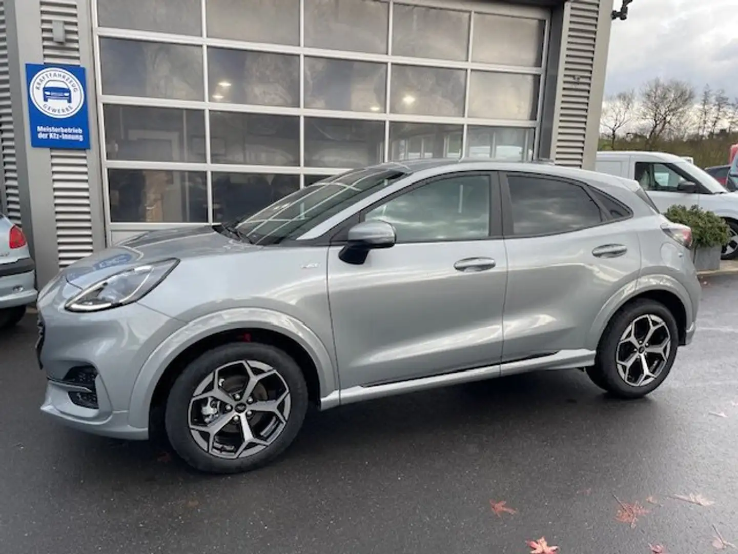 Ford Puma ST-Line Silber - 2