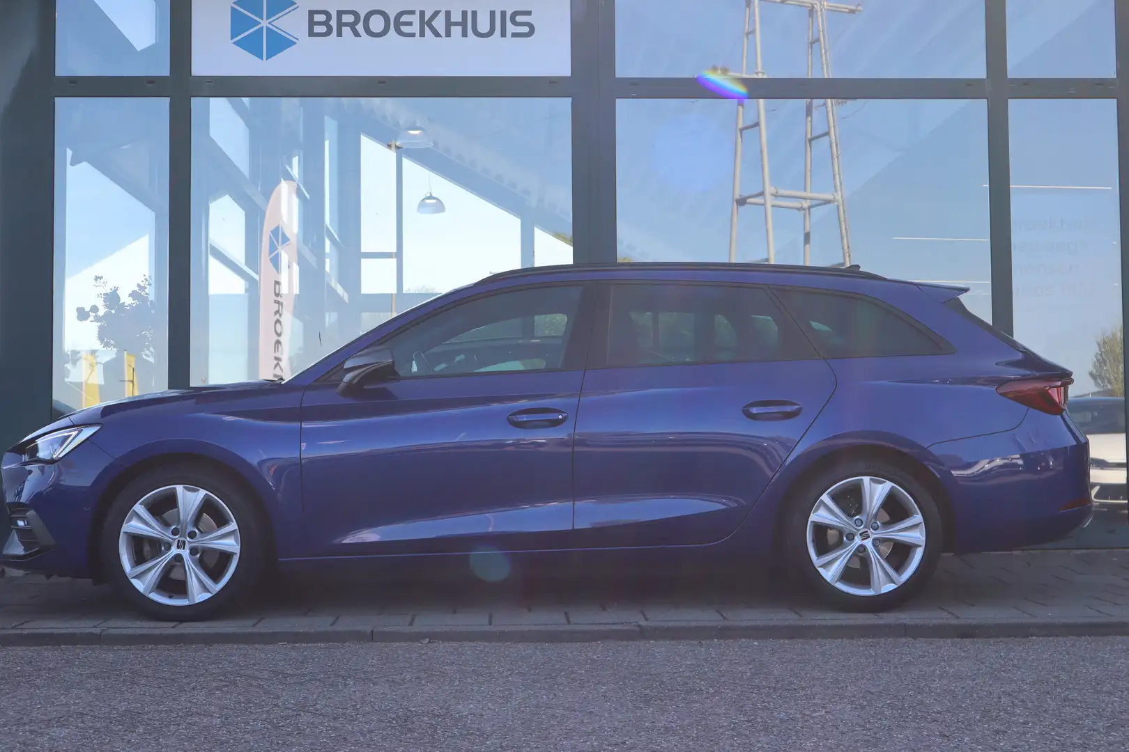 SEAT Leon Sportstourer 1.5 TSI FR Launch Edition | Trekhaak Bleu - 2