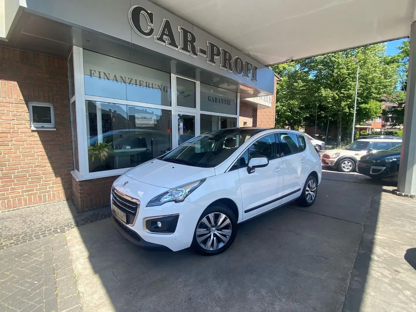 Peugeot 3008 Active Autom.  Navi/Panorama/Kamera/1.Hand Weiß - 1