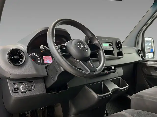 Mercedes-Benz Esprinter view 11
