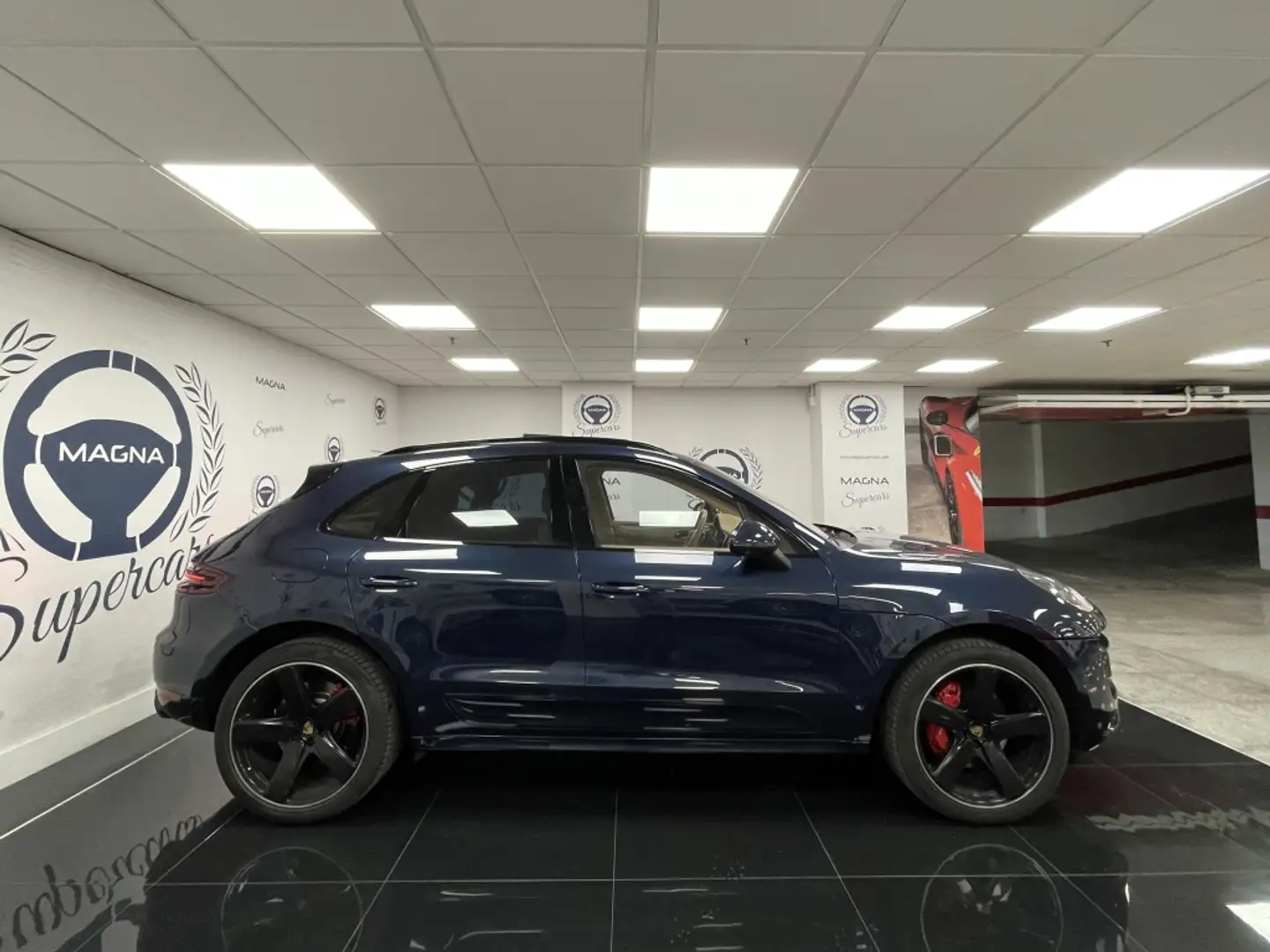 Porsche Macan Turbo Aut. Blauw - 2