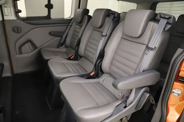 Ford Tourneo Custom view 13