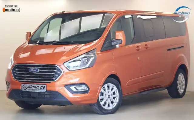 Ford Tourneo Custom view 3