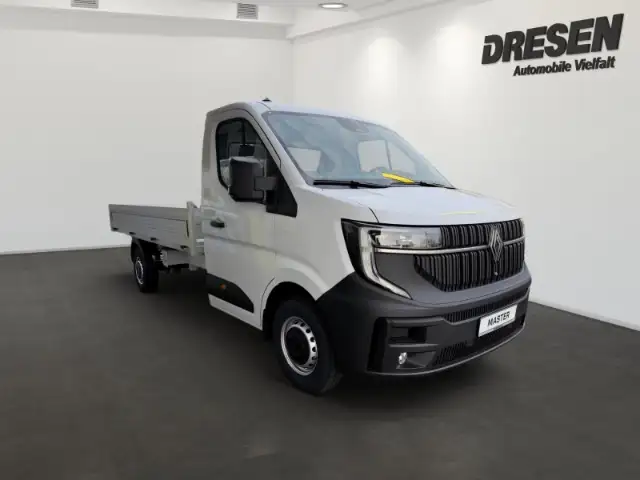 Renault Master view 2