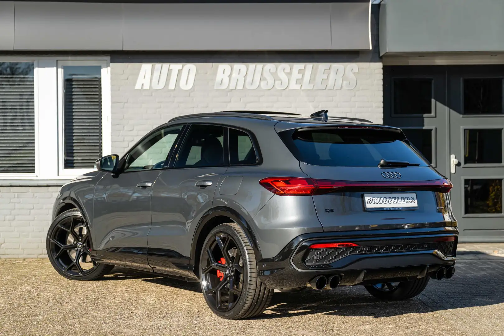 Audi Q5 2.0 TFSI e-hybrid quattro S edition Competition Pr Grau - 2