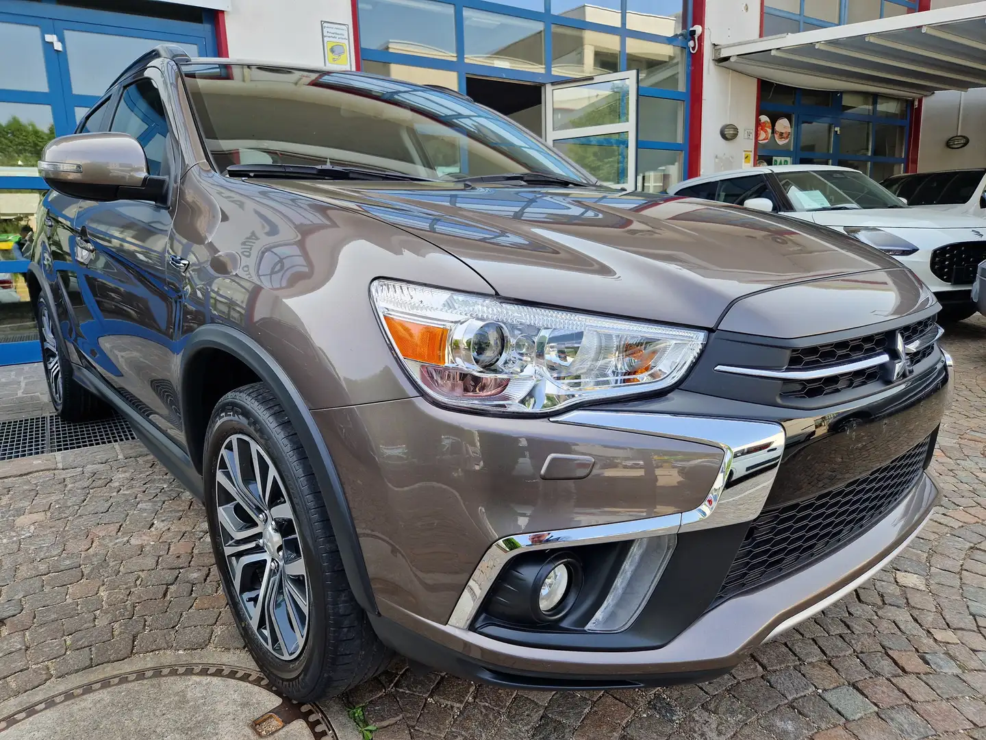 Mitsubishi ASX 2.2 DI-D 150Cv 4WD Aut. Edition+ Keyless Navi 18" Marrone - 2