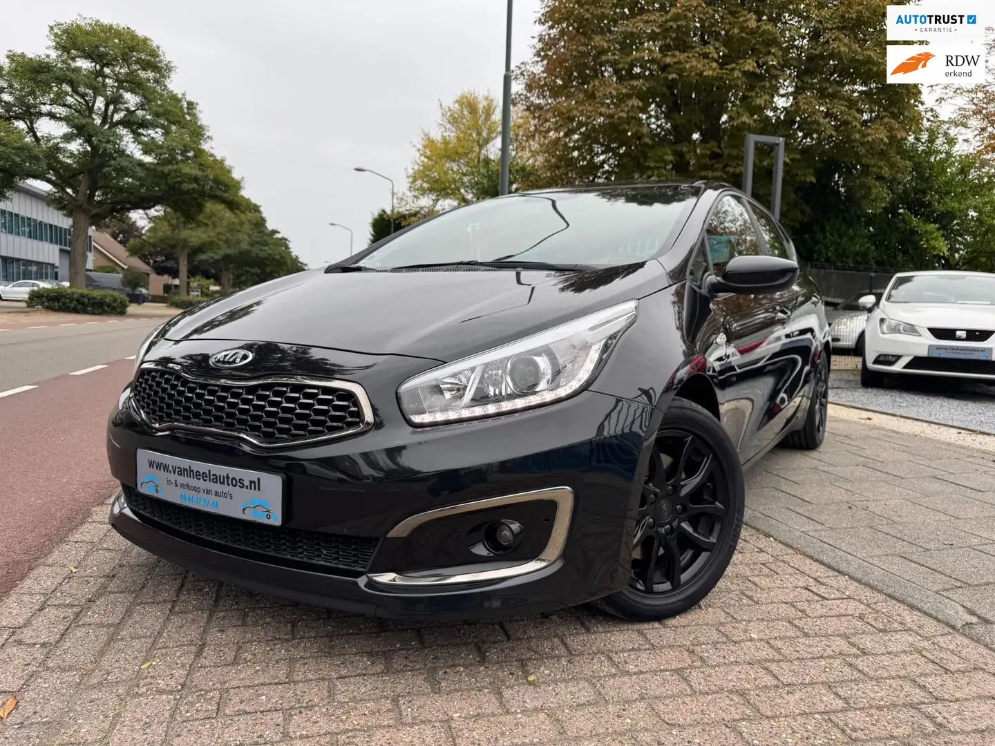 Kia Ceed / cee'd 1.4 Cvvt Black-Line A-C Elek Pakket Pdc Lmv Zwart - 1