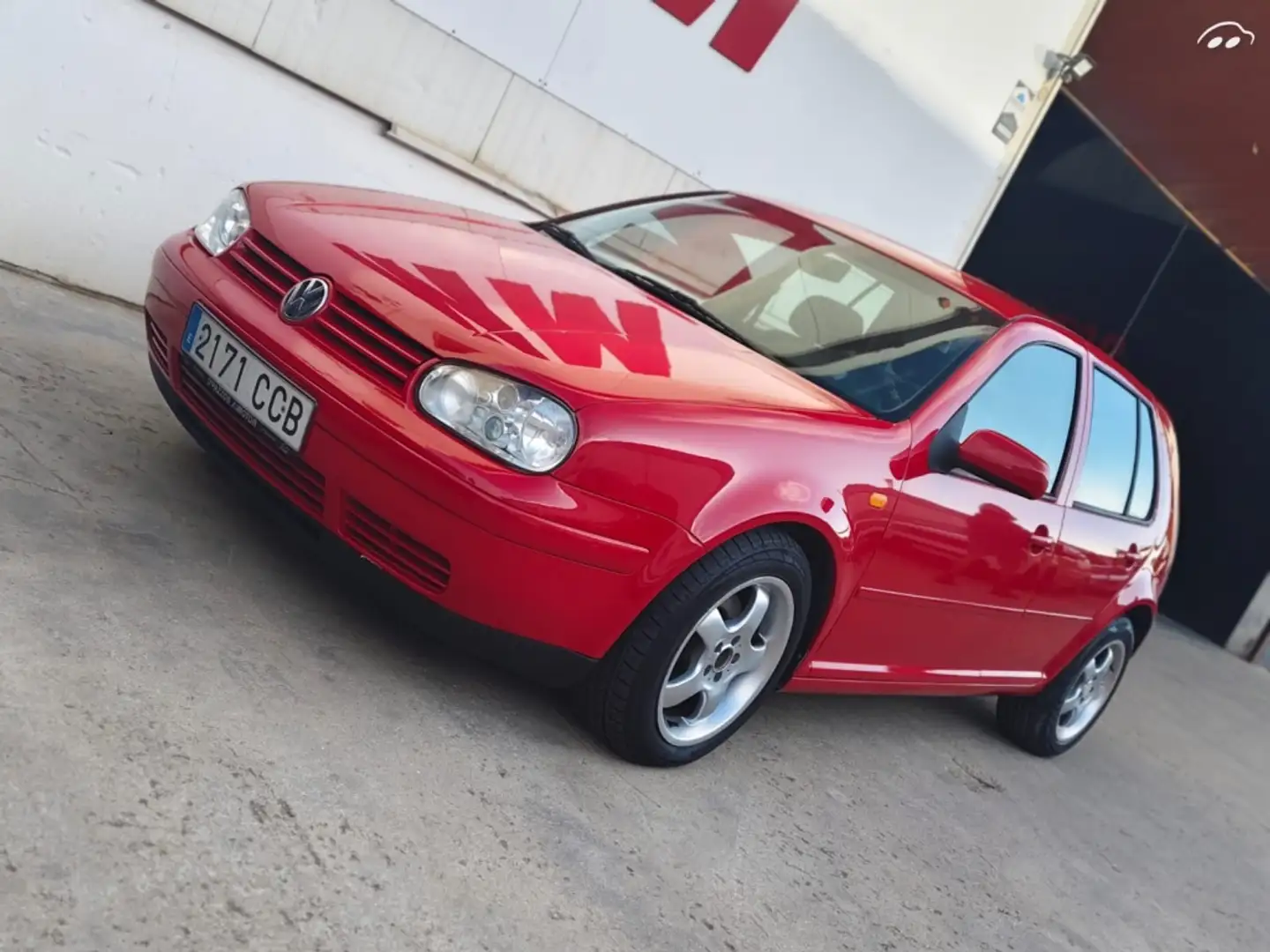 Volkswagen Golf 1.9TDI Conceptline 4Motion Rojo - 2