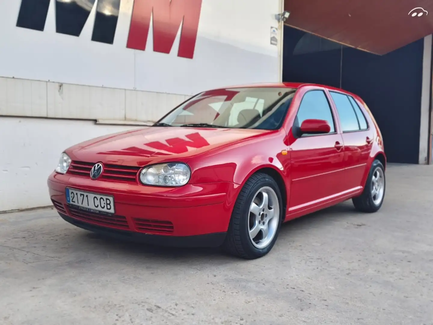 Volkswagen Golf 1.9TDI Conceptline 4Motion Rojo - 1