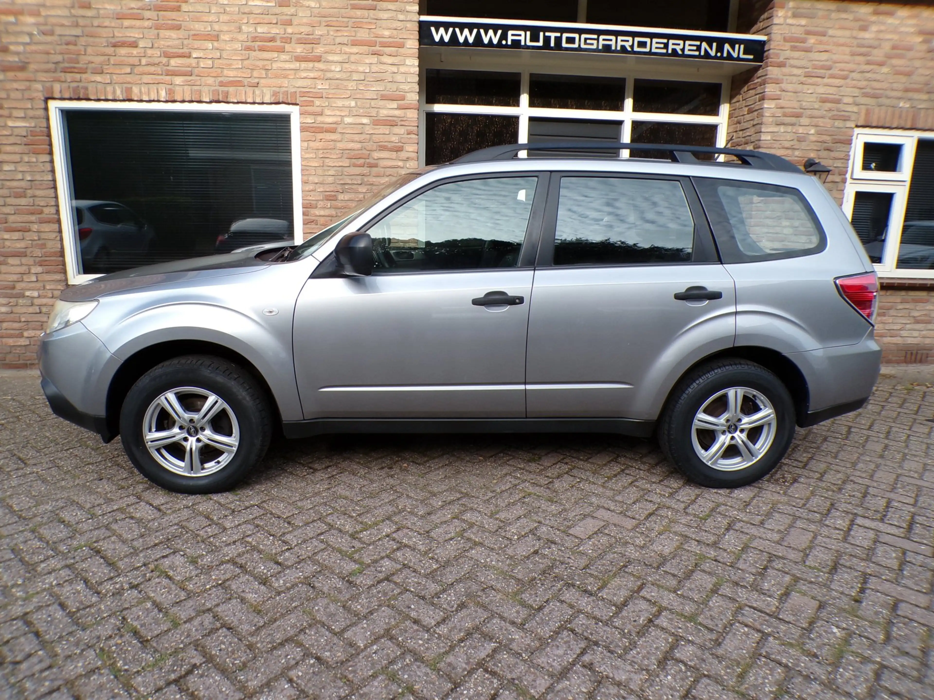 Subaru Forester 2.0 X Intro — photo 2