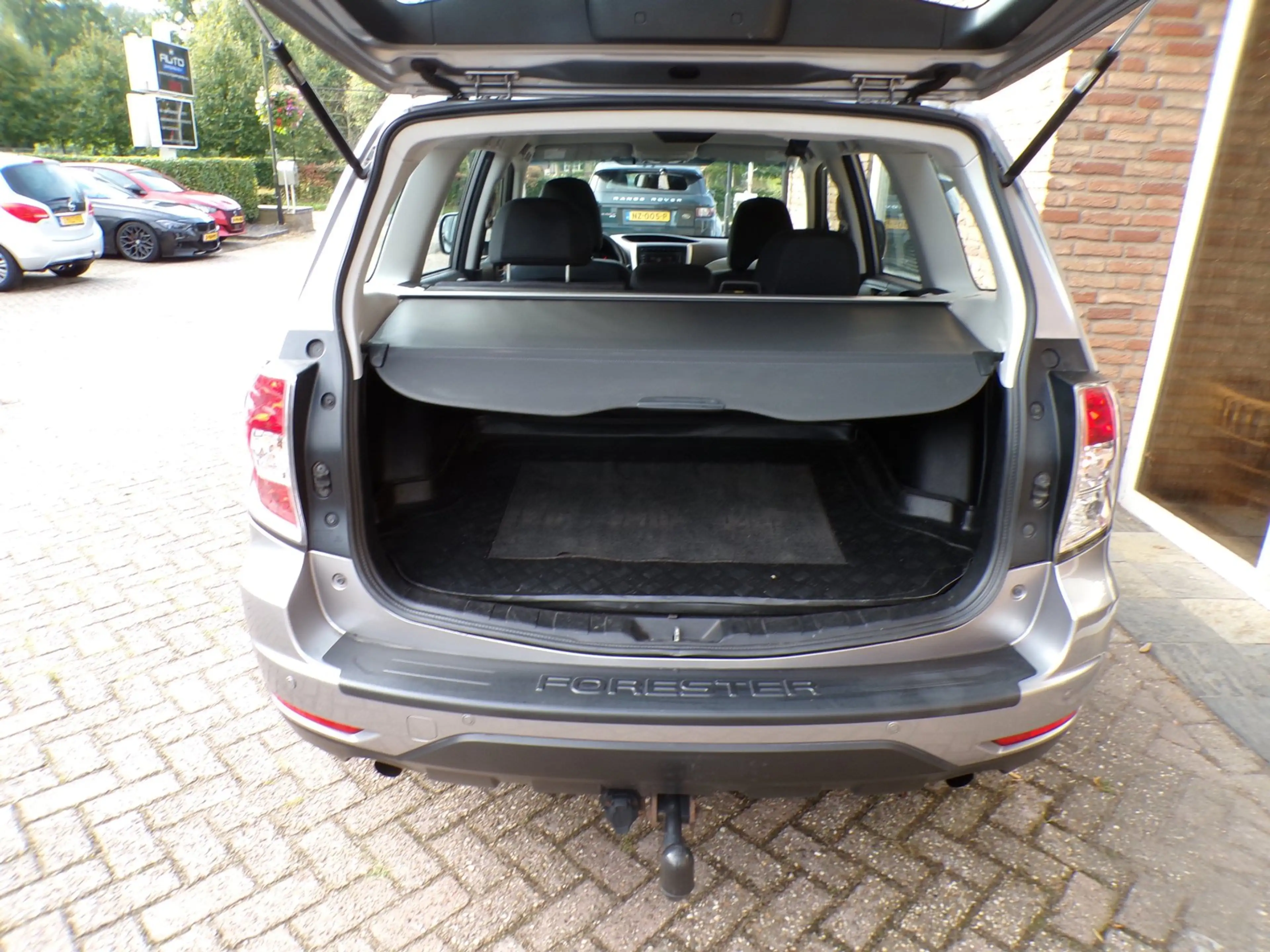 Subaru Forester 2.0 X Intro — photo 10