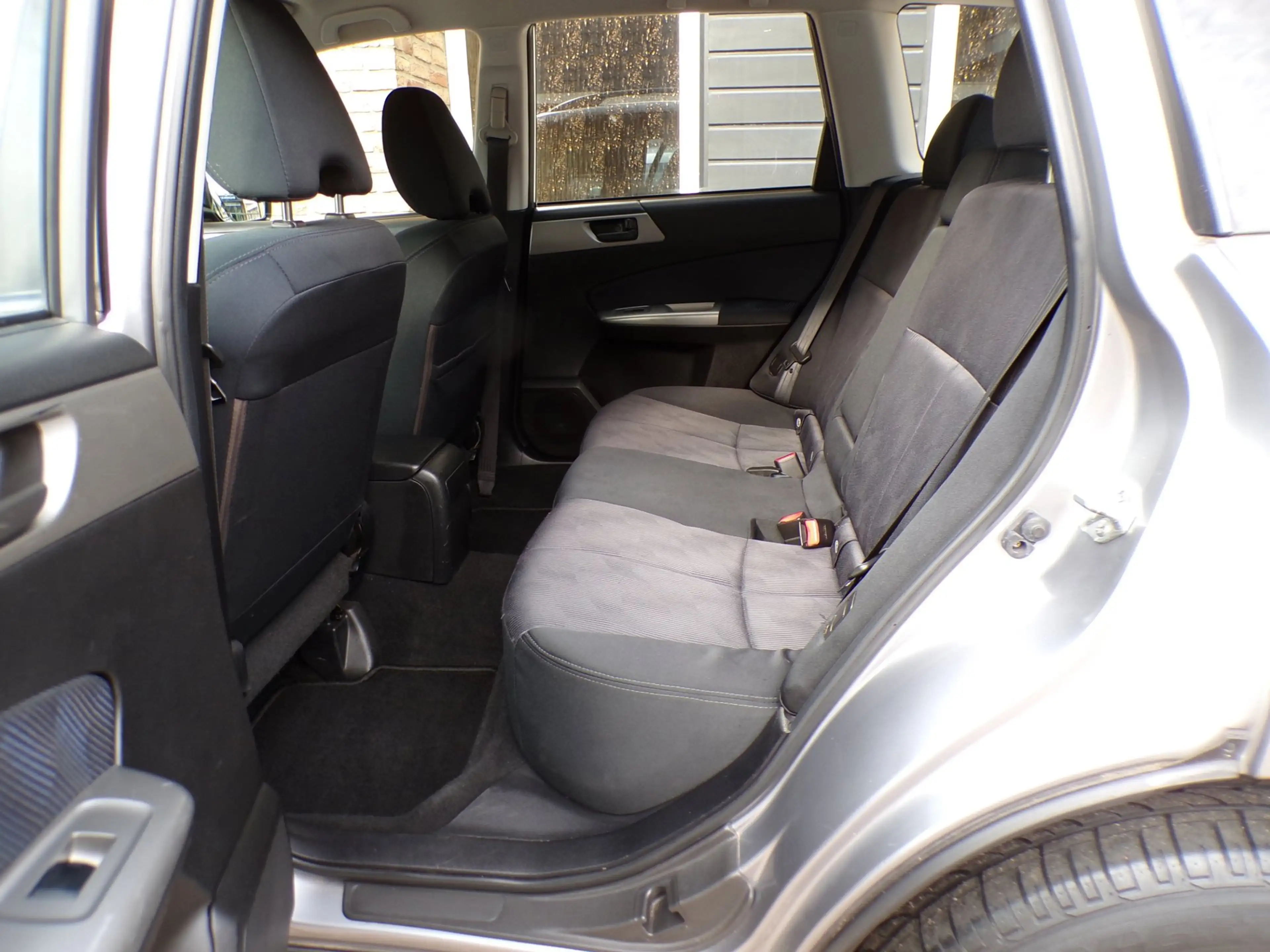 Subaru Forester 2.0 X Intro — photo 13