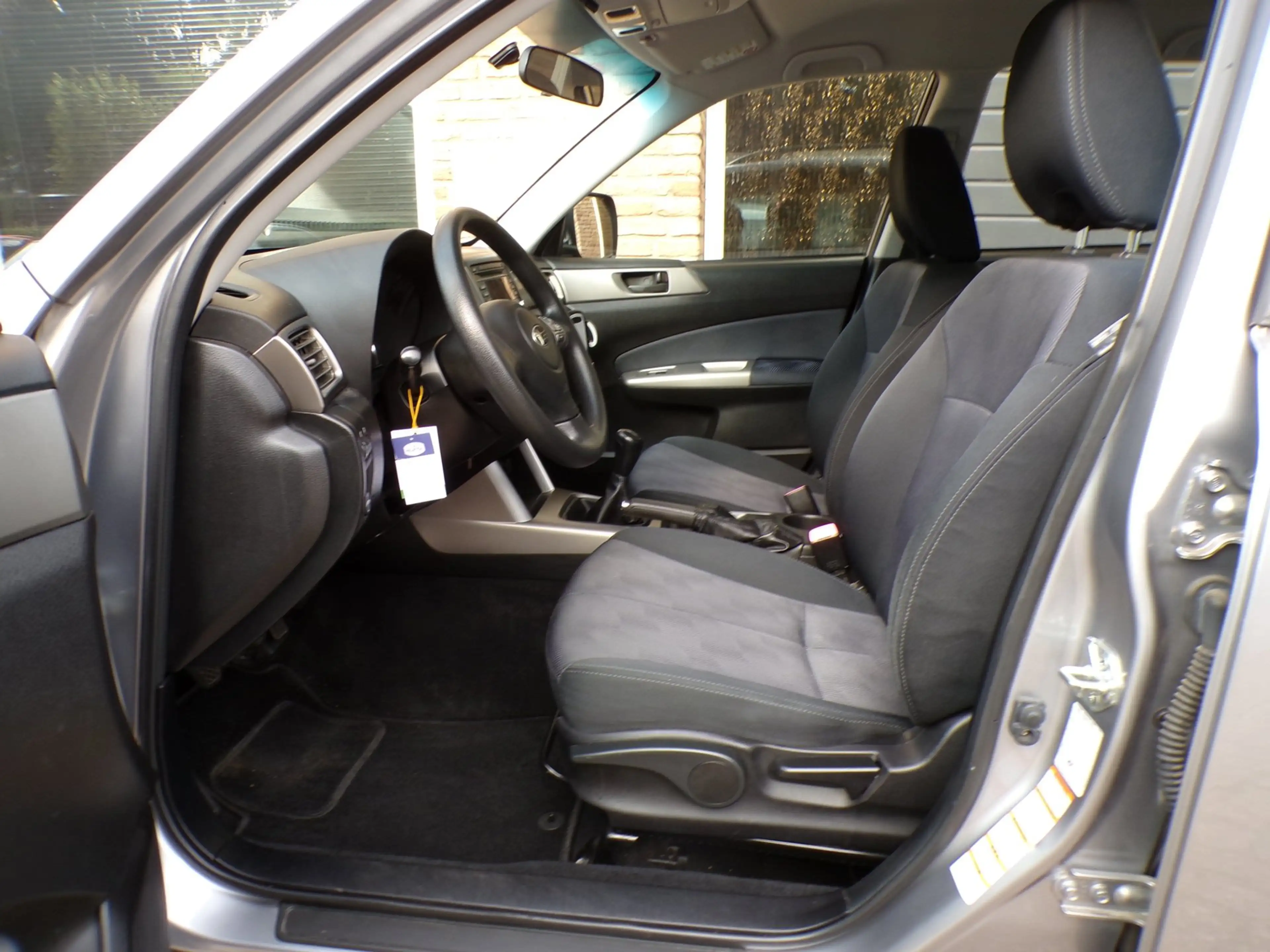 Subaru Forester 2.0 X Intro — photo 4