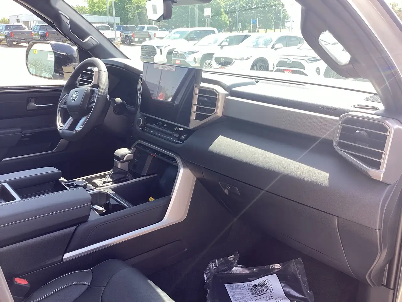 Toyota Tundra снимка Toyota Tundra