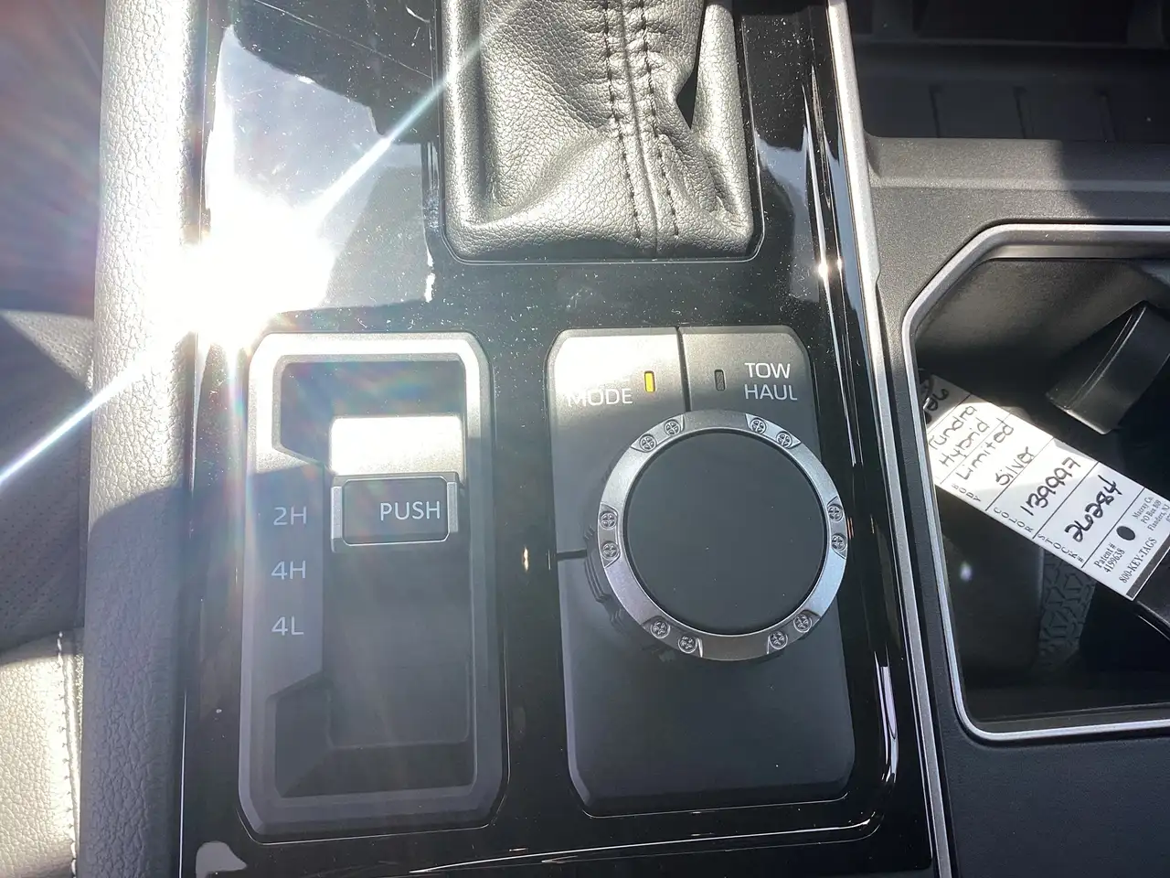 Toyota Tundra снимка Toyota Tundra