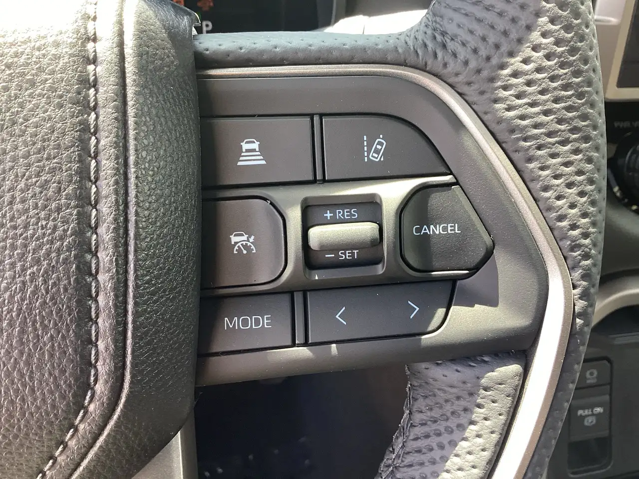 Toyota Tundra снимка Toyota Tundra