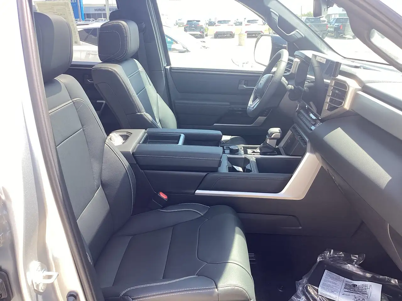 Toyota Tundra снимка Toyota Tundra