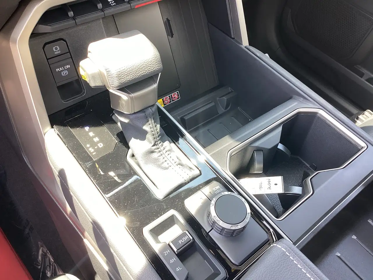 Toyota Tundra снимка Toyota Tundra