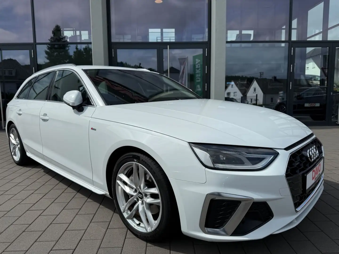 Audi A4 Avant 40 TDI quattro 2x S line/AHK/ACC/VC+ Weiß - 2