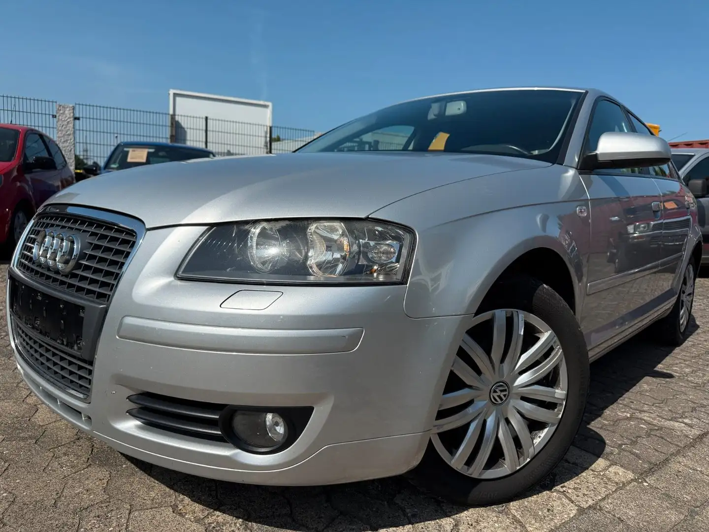 Audi A3 2.0 TDI (DPF)  Sportback,Klimaautomatik,Navi Silber - 1