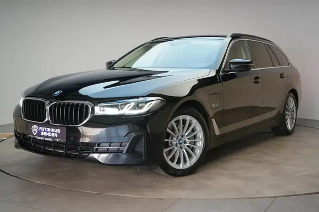 BMW 5 Series view 3