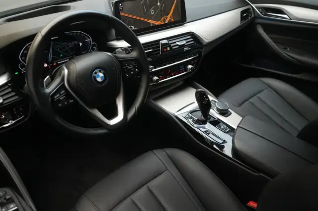 BMW 5 Series view 12