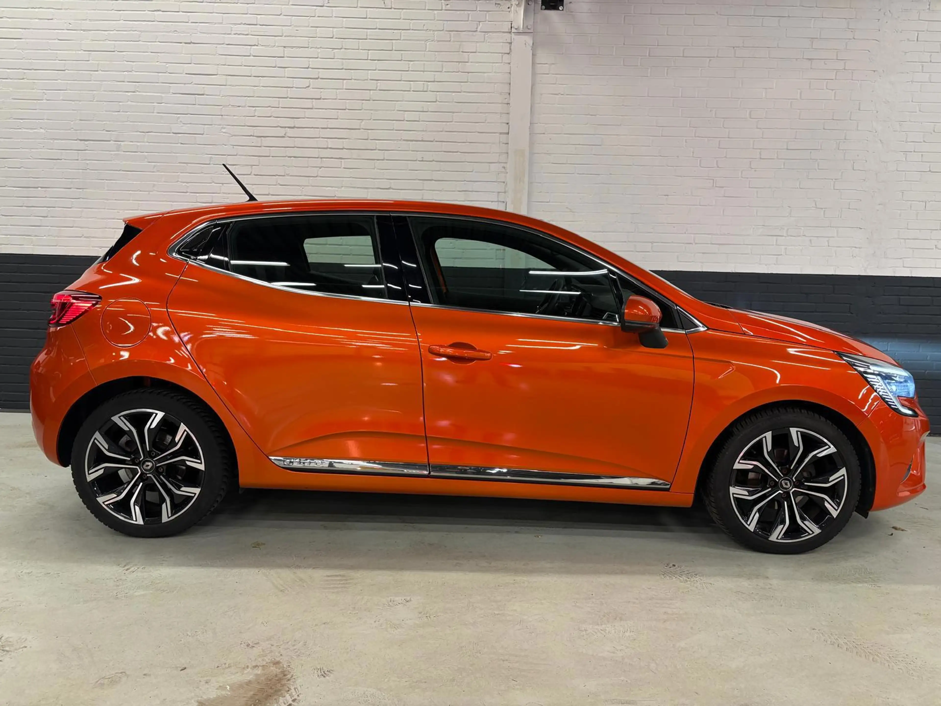 Renault Clio 1.0 TCe Intens | 17" | LED | PDC | Camera | 4 Seiz — photo 30