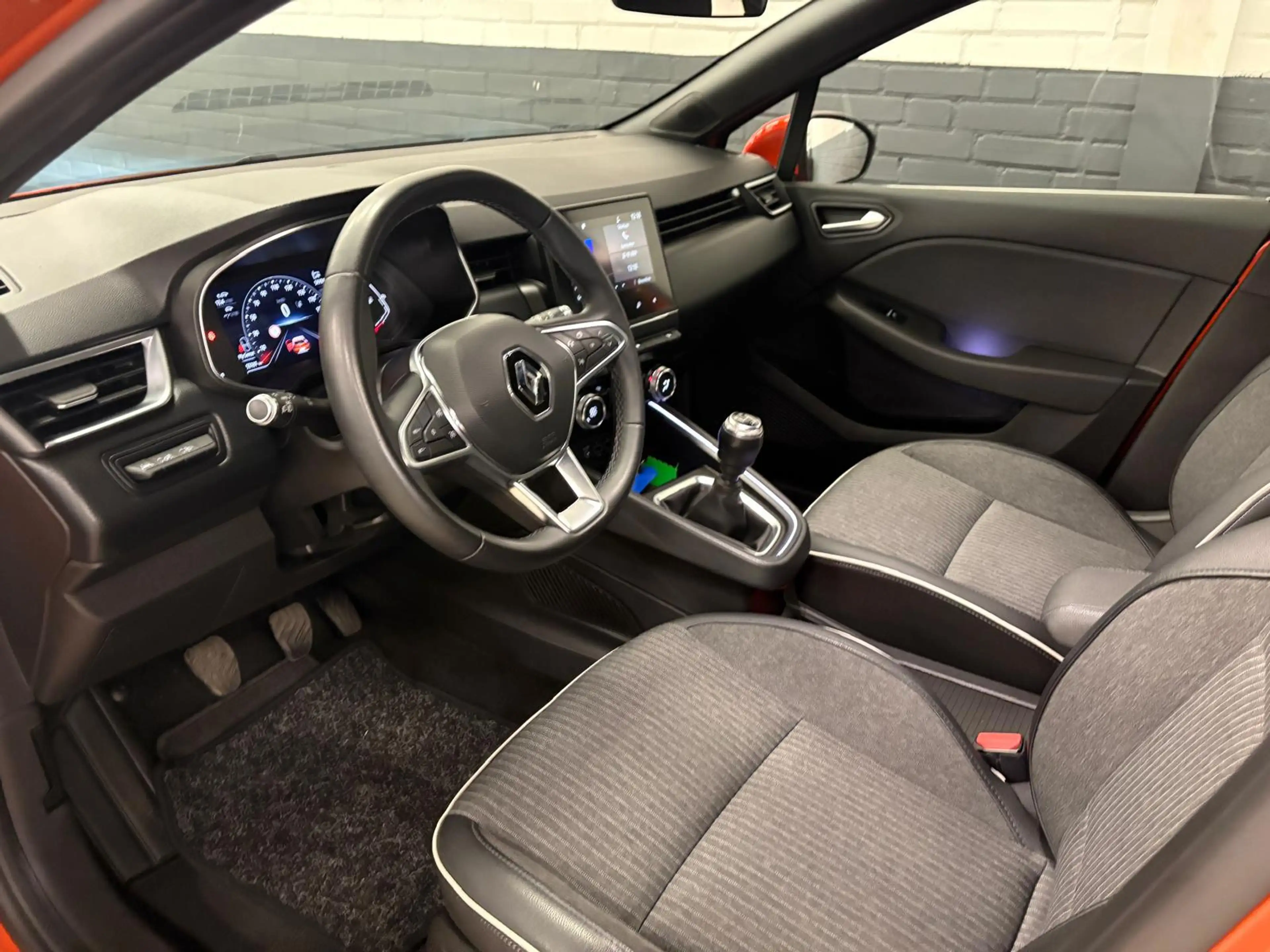 Renault Clio 1.0 TCe Intens | 17" | LED | PDC | Camera | 4 Seiz — photo 7
