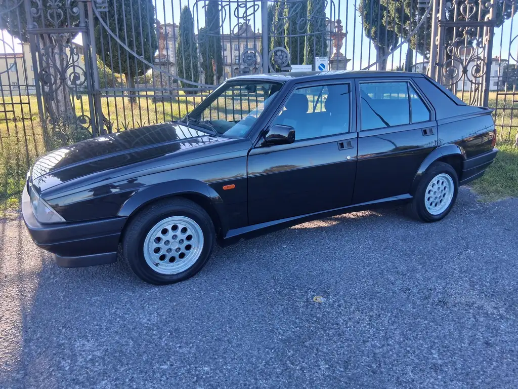Alfa Romeo 75 1991 из Европы — купить под ключ