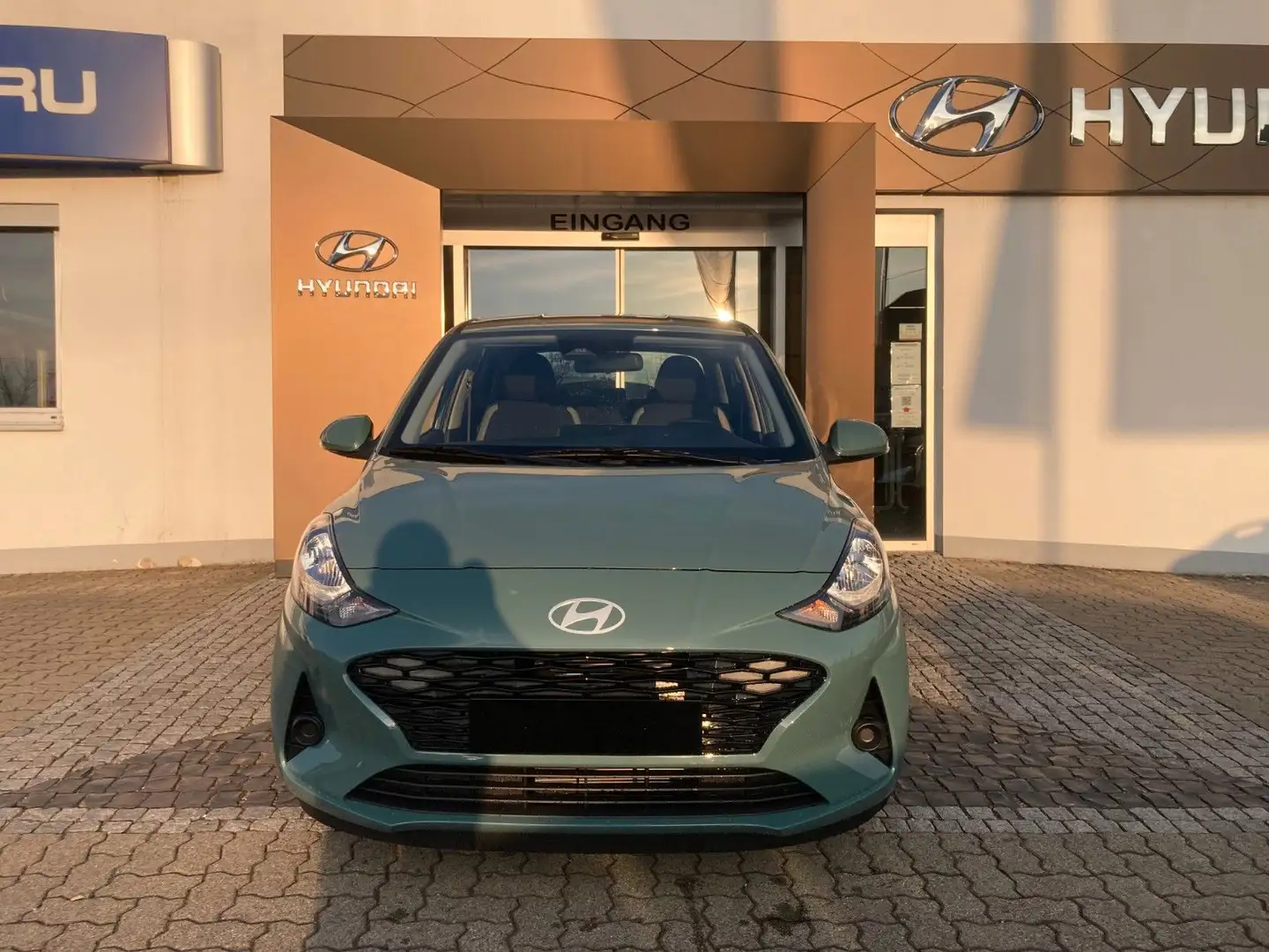 Hyundai i10 1.2 AMT 79PS Trend + Komfort-Paket Automatik Vert - 2