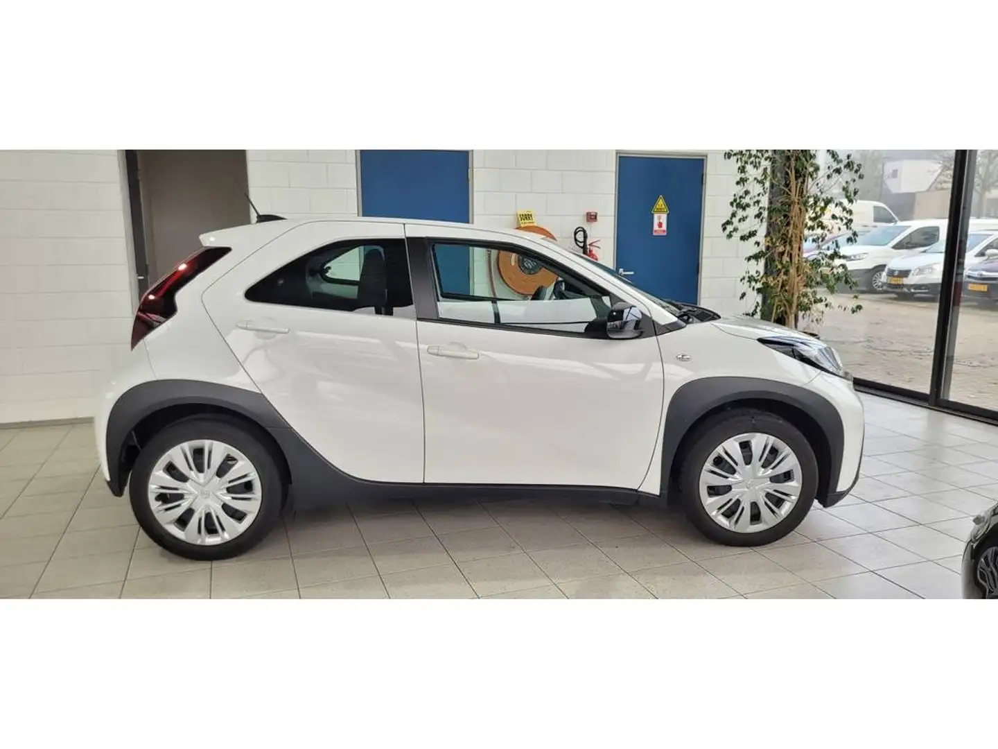 Toyota Aygo X 1.0 VVT-i Automaat Play | Airco | Camera | Apple-A Blanc - 2