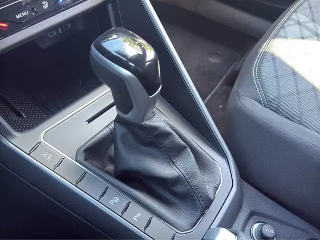 Volkswagen Polo view 11